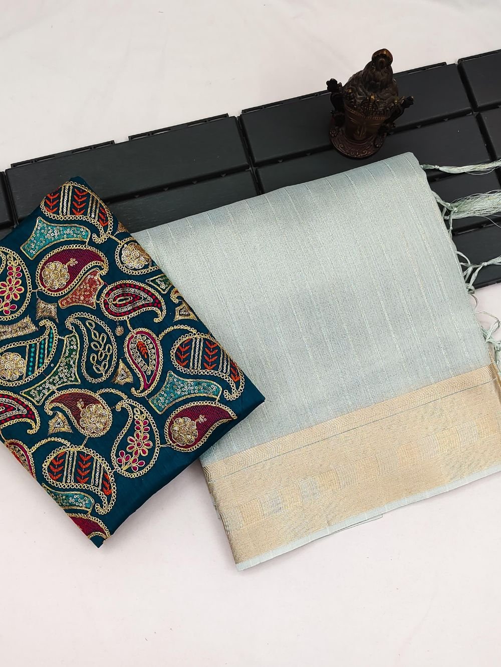 Grey Color Soft Cotton Plain Silk Saree With Border